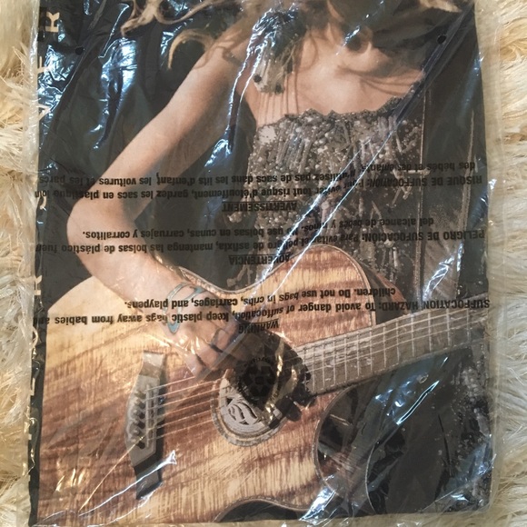 Taylor Swift Fearless Long Sleeve T-shirt - Picture 3 of 3